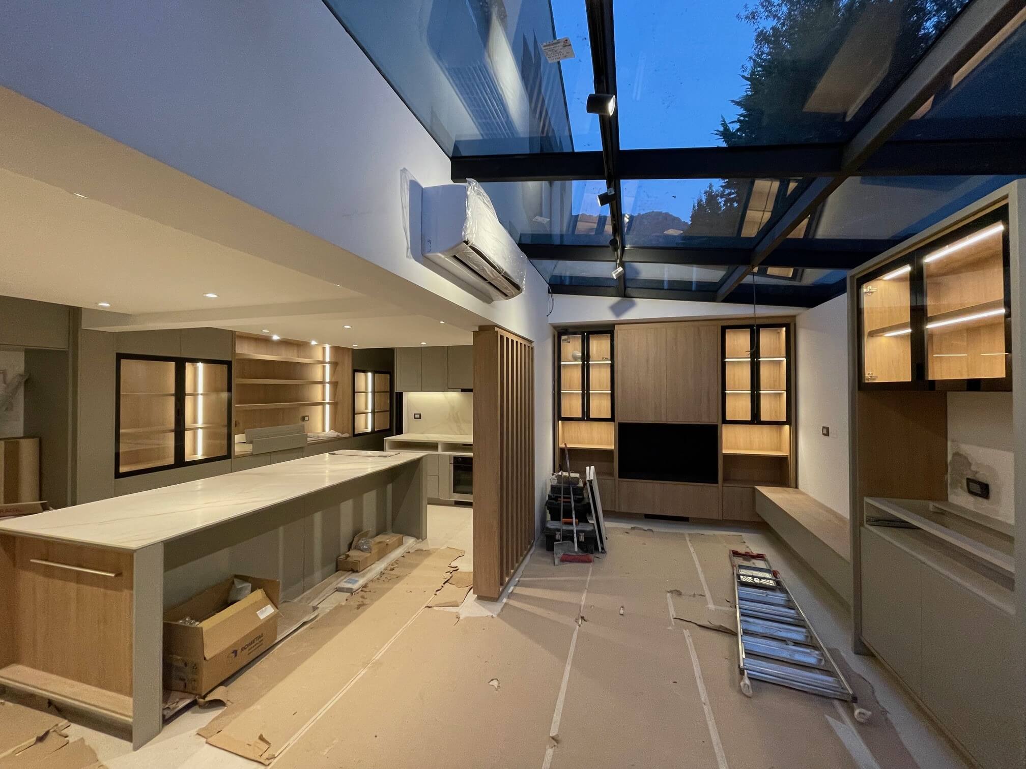 Remodelación Casa EE: Quincho, piscina y gimnasio