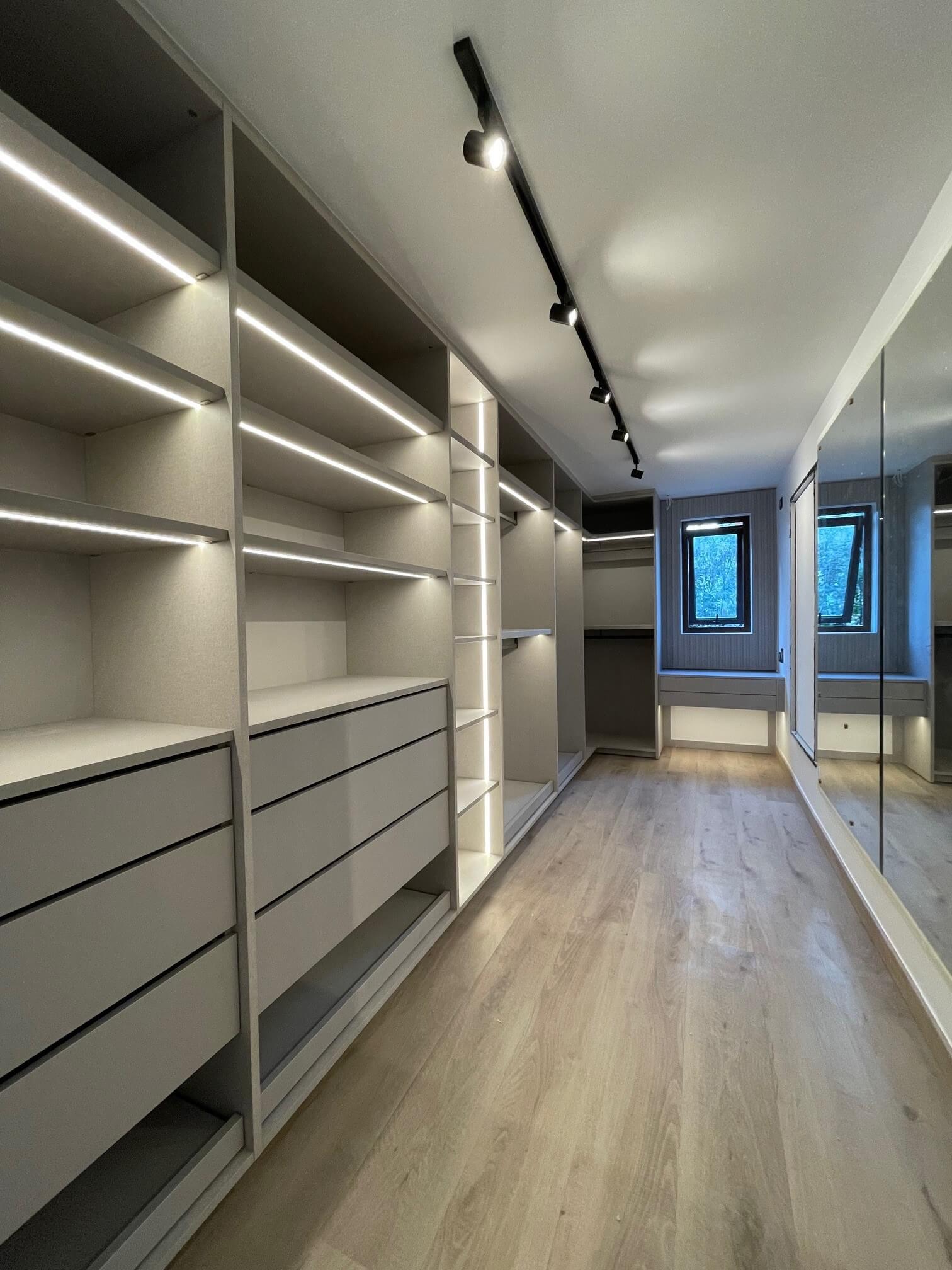 Remodelación Casa EE: Quincho, piscina y gimnasio