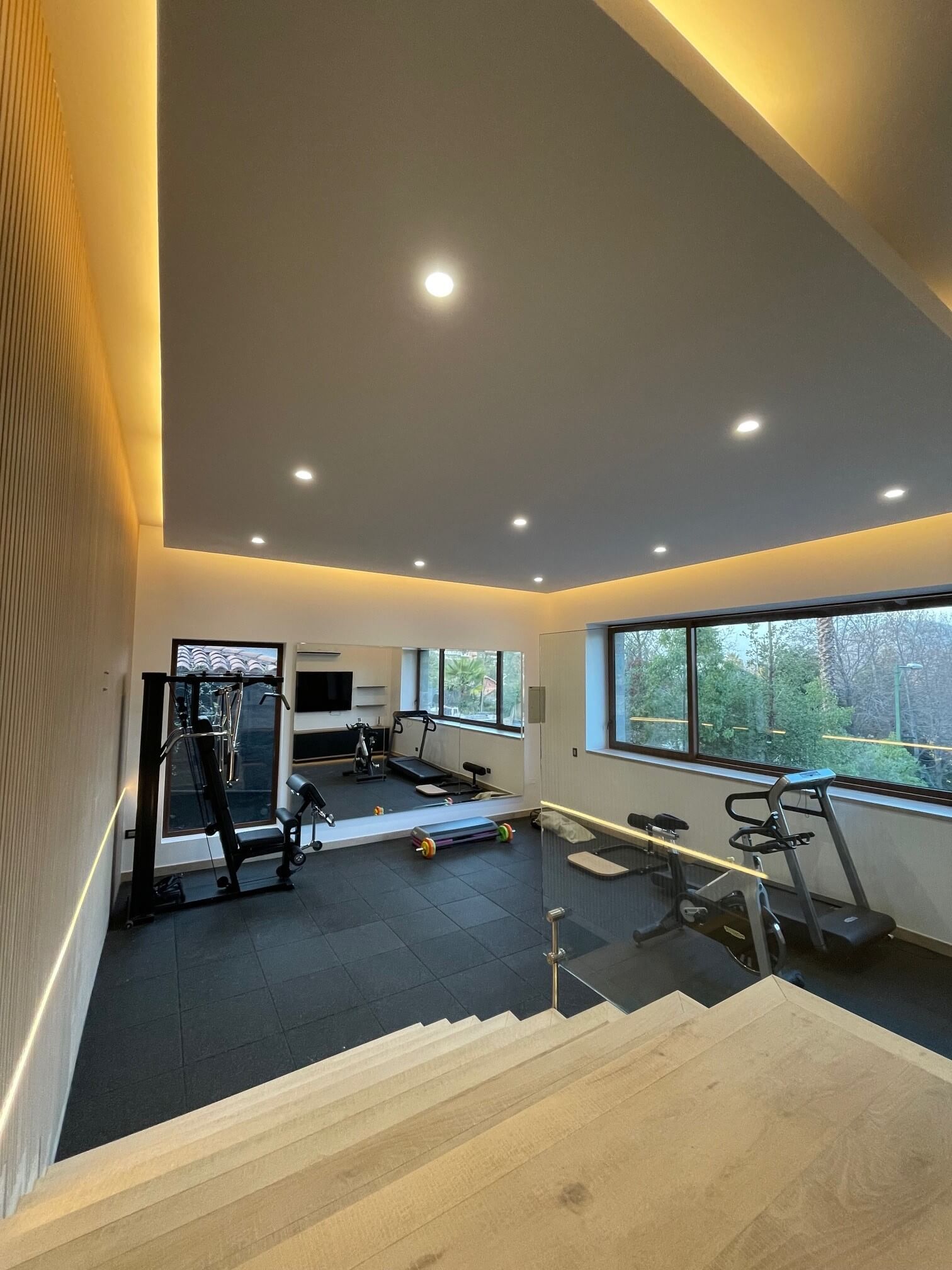 Remodelación Casa EE: Quincho, piscina y gimnasio