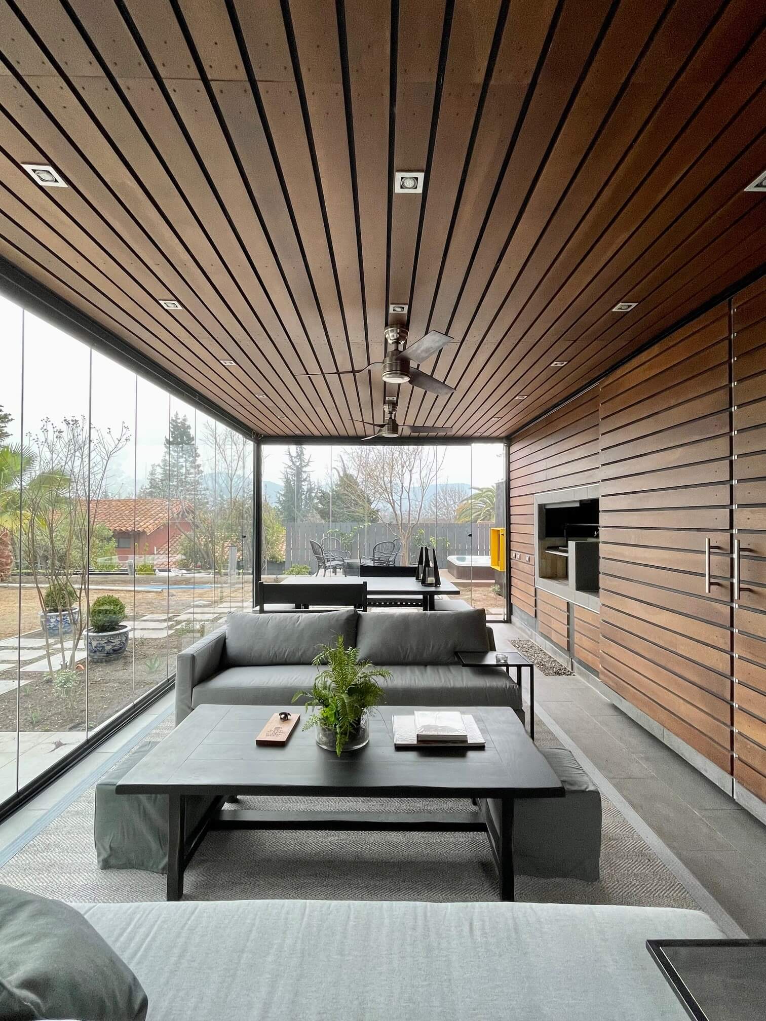 Remodelación Casa EE: Quincho, piscina y gimnasio