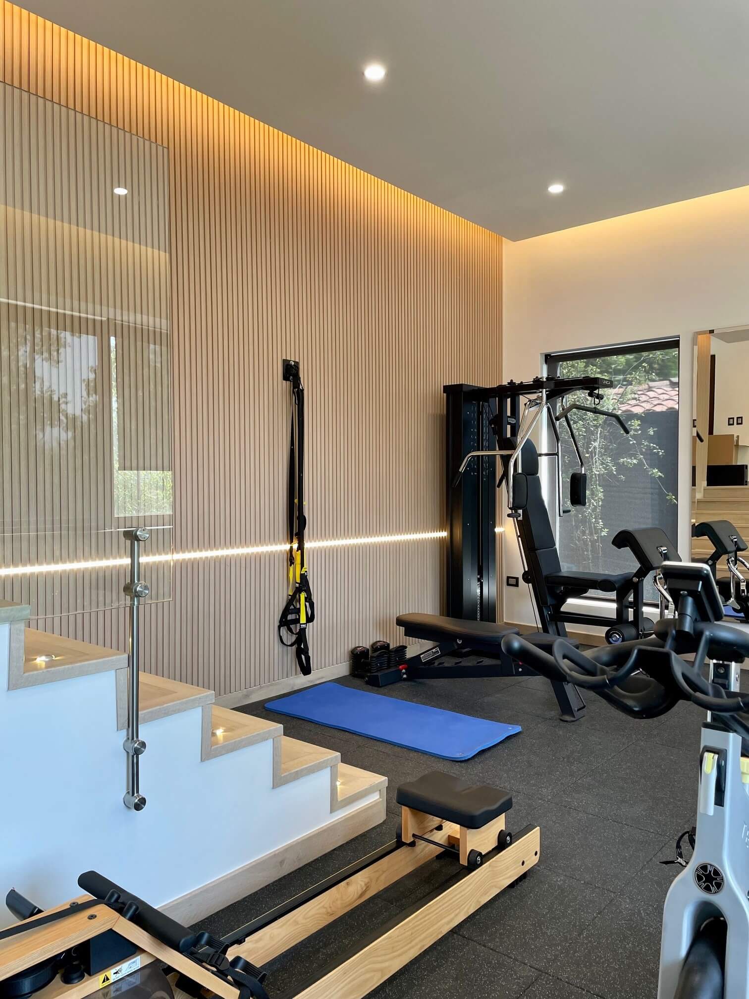 Remodelación Casa EE: Quincho, piscina y gimnasio