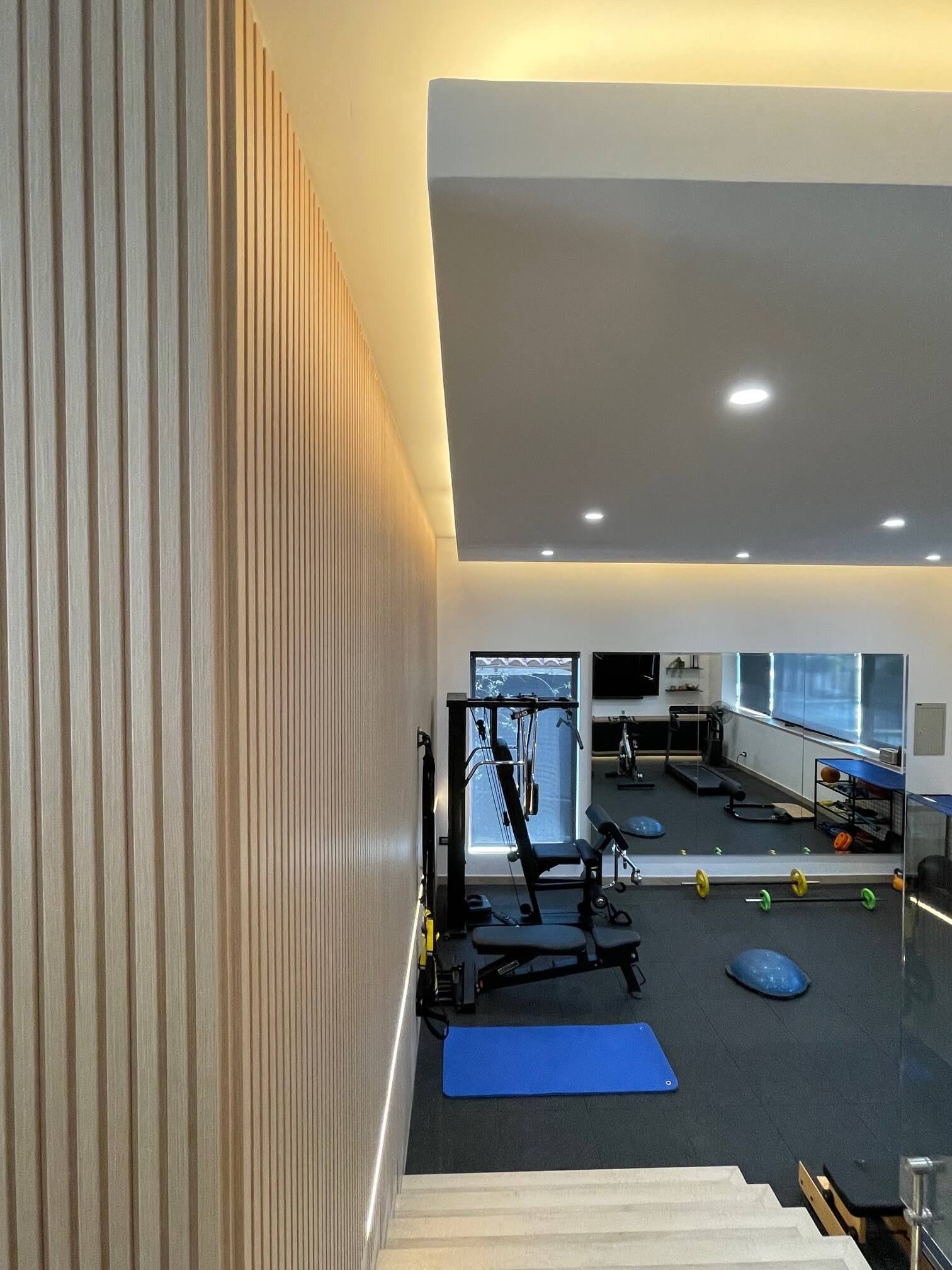 Remodelación Casa EE: Quincho, piscina y gimnasio